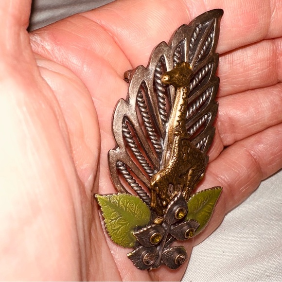 Vintage brooch with giraffe - Picture 4 of 5